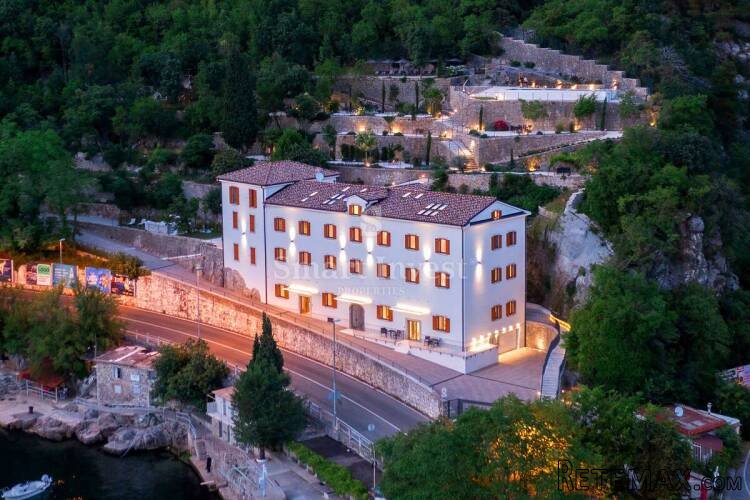 OPATIJA, vrhunski stan 3S+DB, s vrtom, luksuzan resort 1...