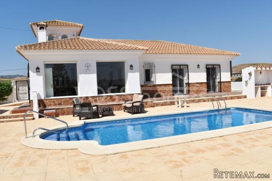 NEW & EXCLUSIVE TO VOSS HOMES - A stunning, spacious.. - 2