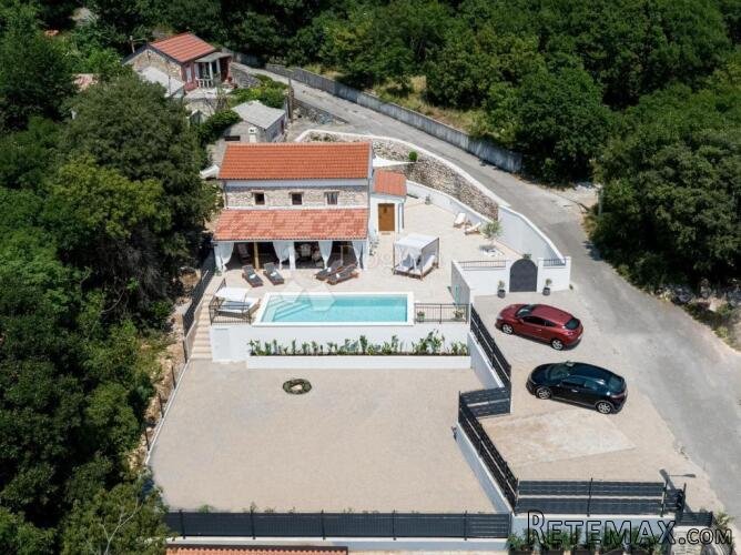 Kamena vila s bazenom Bribir - 3