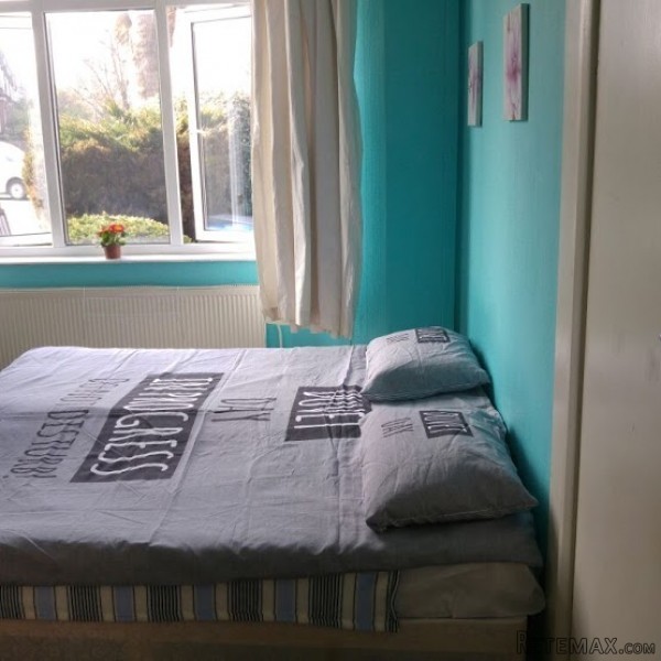 Double Bedroom In A Modern Flat In..