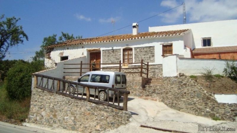 3 bedroom, 1 bathroom Finca/Country..