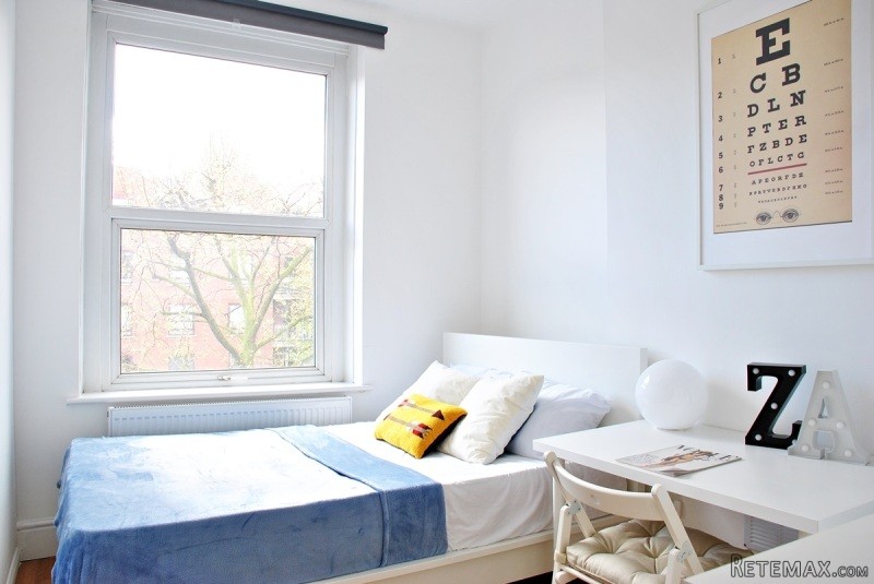 Single with double bed near West..