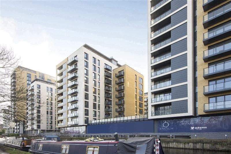2 Bedroom Purpose Built, Leasehold