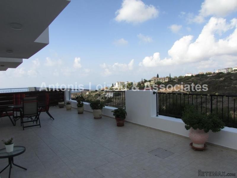 2 Bed Ground Floor with Generous.. - 2