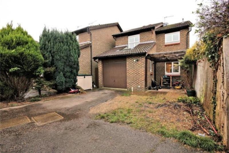 4 Bedrooms - Detached - For Sale