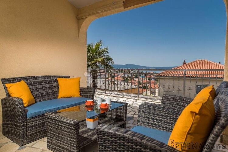 SAMO U DOGMI!! Apartman 125m2 sa pogledom na more