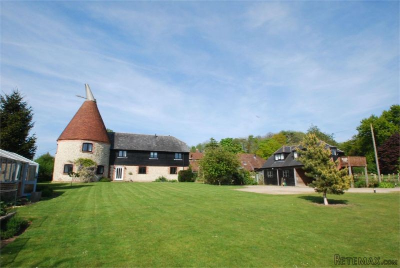 5 Bedroom Detached House