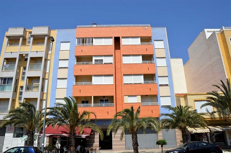 2 bedroom, 1 bathroom Apartment, (build..