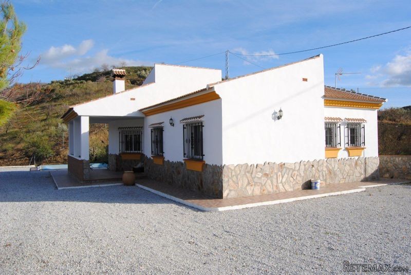Villa for Sale in Salares 261.000..