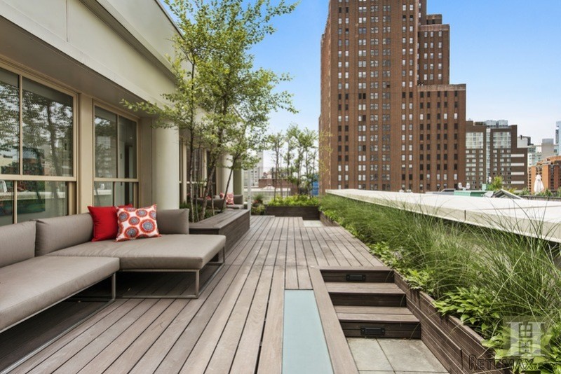 2 bedroom PentHouse For Sale: 51 WALKER.. - 2