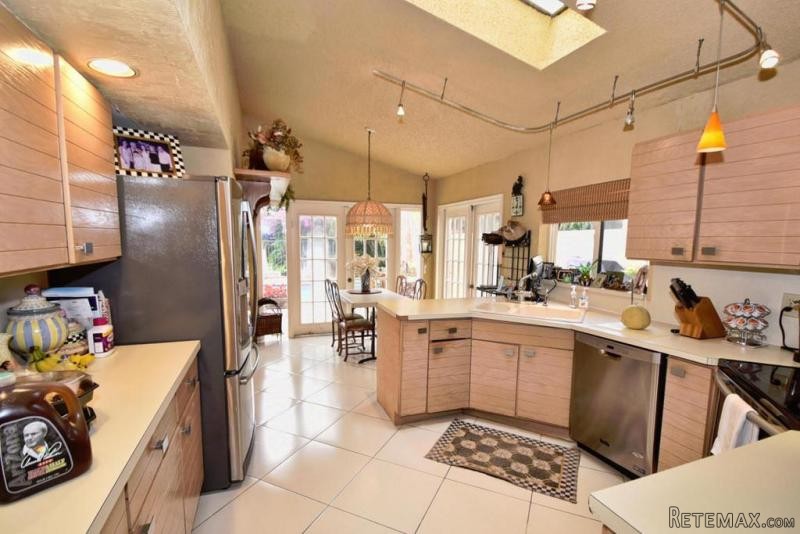 19539 Bay View Rd, Boca Raton, FL -.. - 2