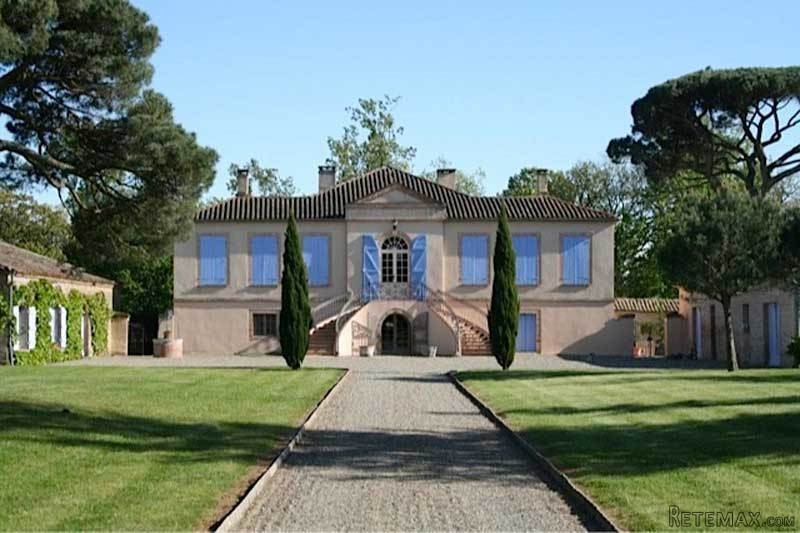 A Handsome 18th Century Domain In 48..
