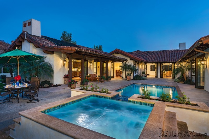 18484 Calle La Serra