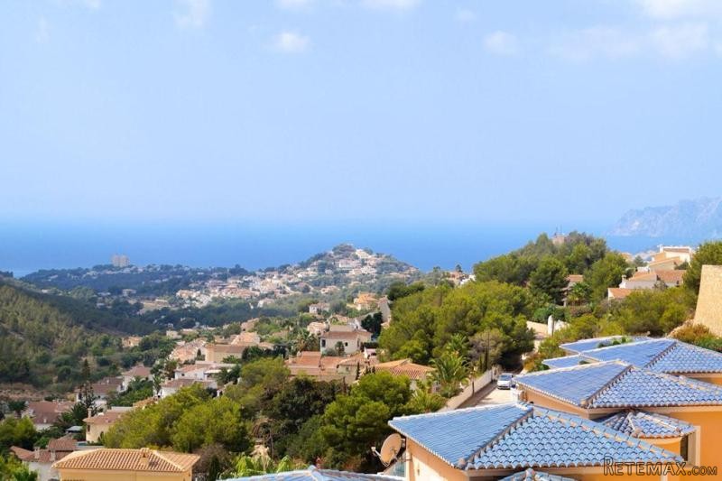 3-Bedroom villa with sea views in..