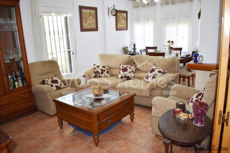 An absolute bargain, 3 bed, 2 bath, villa with H&C aircon.. - 2
