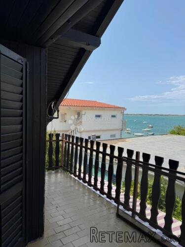 Prekrasna kuća u Vrsima – samo 30 m od mora! - 2