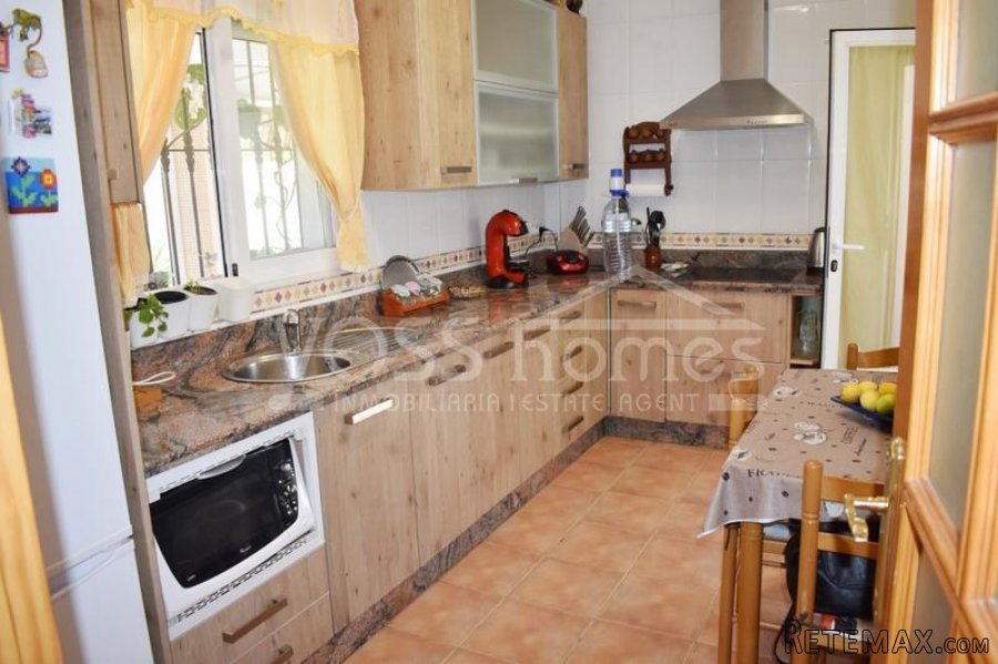An absolute bargain, 3 bed, 2 bath, villa with H&C aircon.. - 3