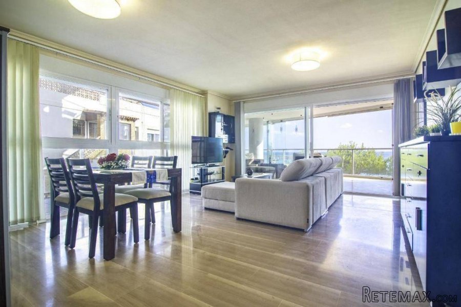 Este apartamento tiene un espléndido salón con vistas al m.. - 3