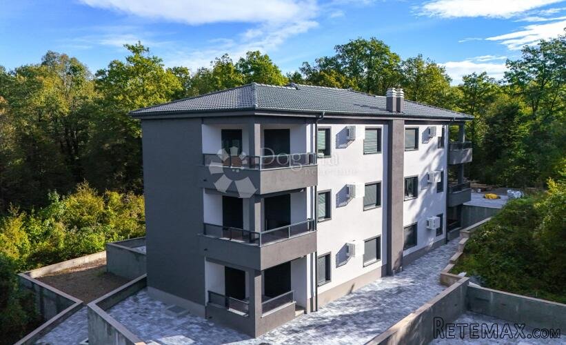 Izuzetno kvalitetna novogradnja u blizini centra Matulja - 3