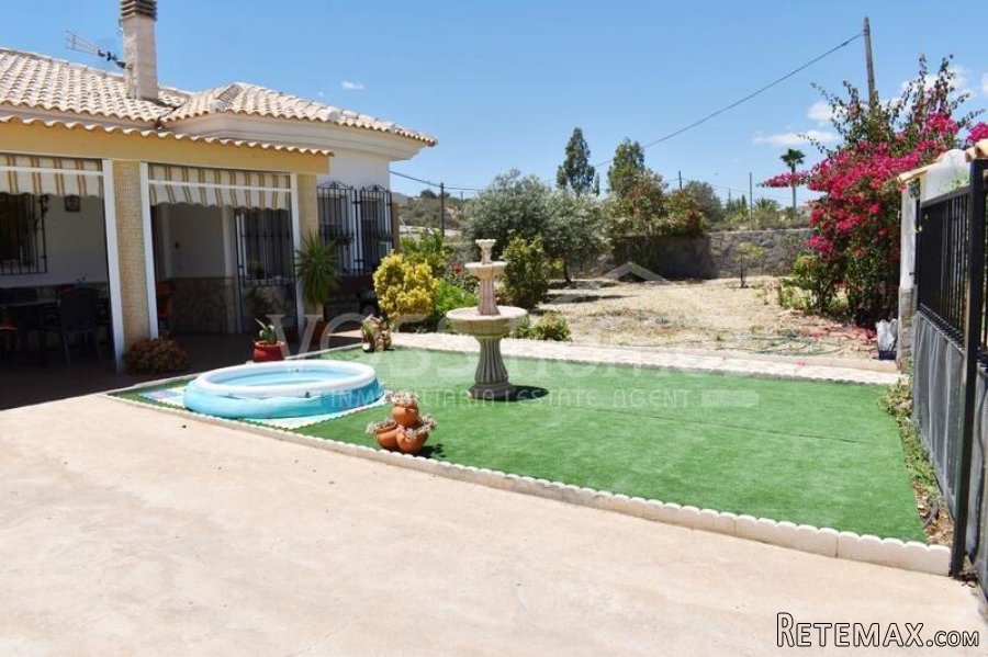 An absolute bargain, 3 bed, 2 bath, villa with H&C aircon.. - 4