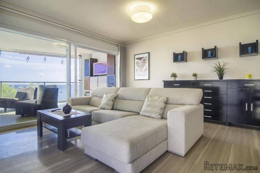 Este apartamento tiene un espléndido salón con vistas al m.. - 4