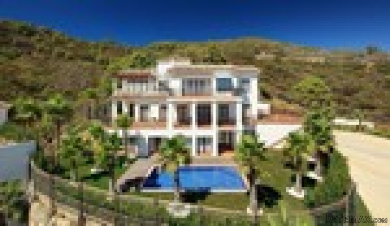 5 Bedrooms - Villa - Malaga - For Sale