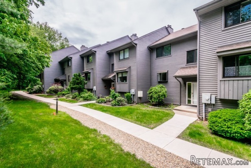 98 Conestoga Way Glastonbury, CT, 06033..
