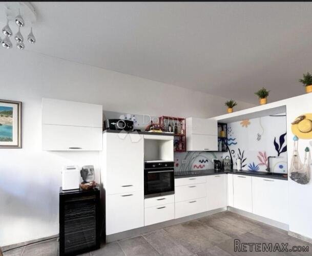 Apartman u novogradnji s velikom terasom i okućnicom - 2
