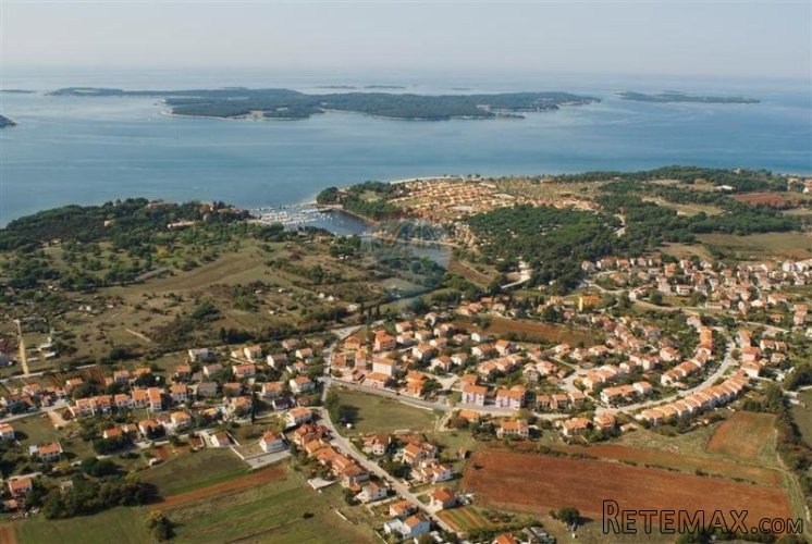 Građevinsko zemljište u Fažani s pogledom na more