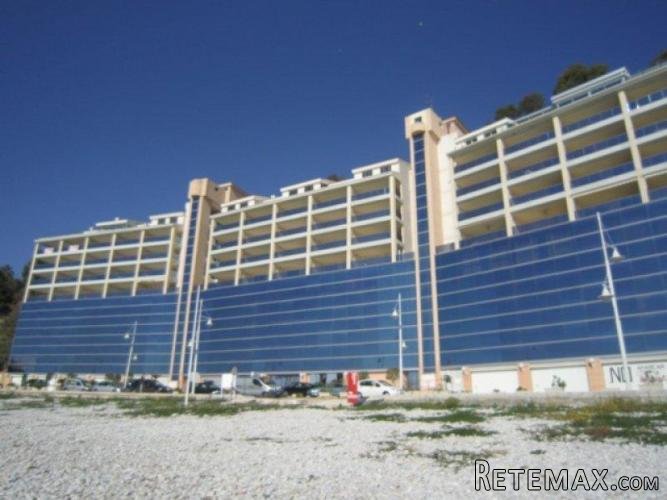 PRECIOSO APARTAMENTO EN 1ª LINEA DE PLAYA , TIENE UN.. - 2