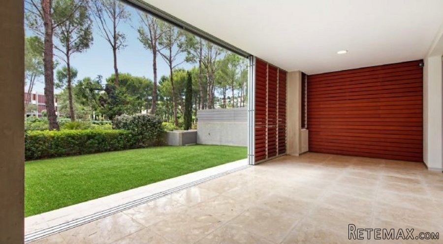 This light-filled property with Home System is situated i.. - 2
