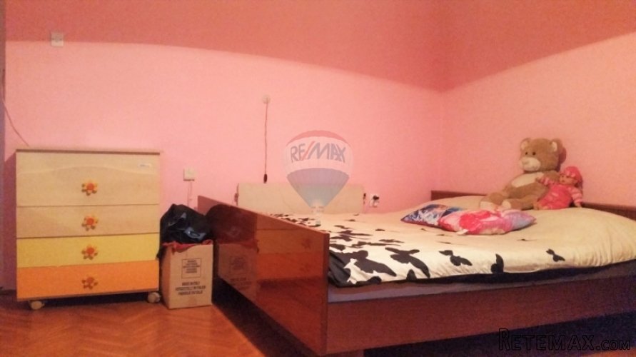 KUĆA U BLIZINI LABINA SA 90 000 M2 PARCELE - 4