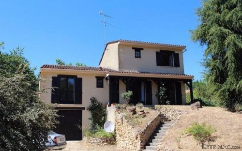 4 Bedroom Townhouse With Big Garden..