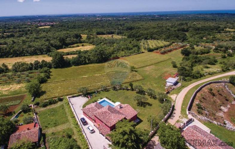 ISTRA, VODNJAN - Villa s velikom okućnicom i pogledom na...