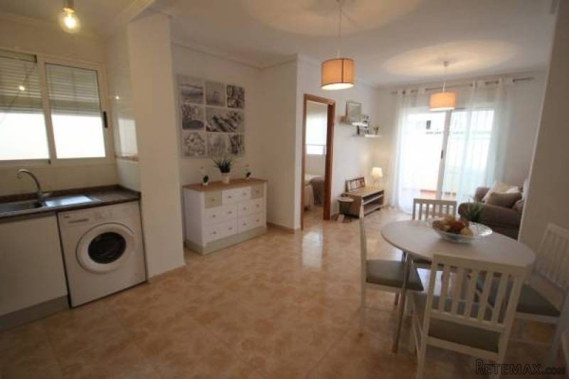 2 Bedroom 1 Bathroom Penthouse In..