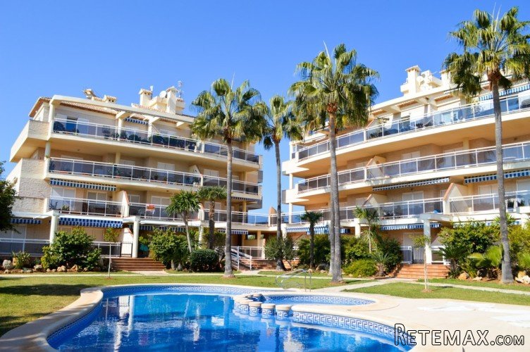 Spacious and bright 2 bedrooms ground floor apartment, with.. - 2