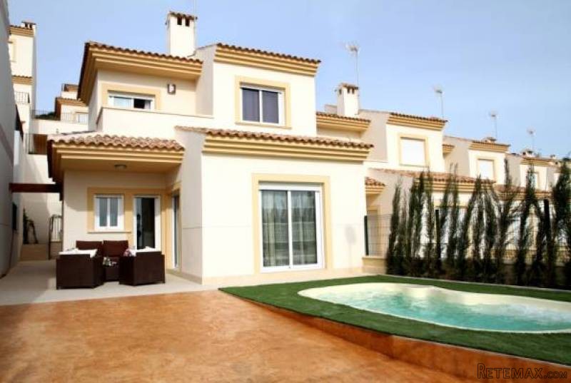 3 Bedroom 3 Bathroom Villa In El..