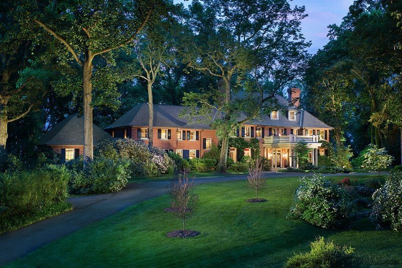 6 bedroom Detached House For Sale: 200..