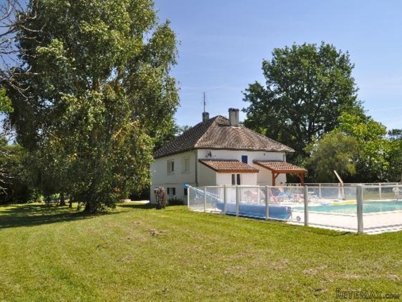 4 Bed Villa With Garage, Swimming Pool.. - 2