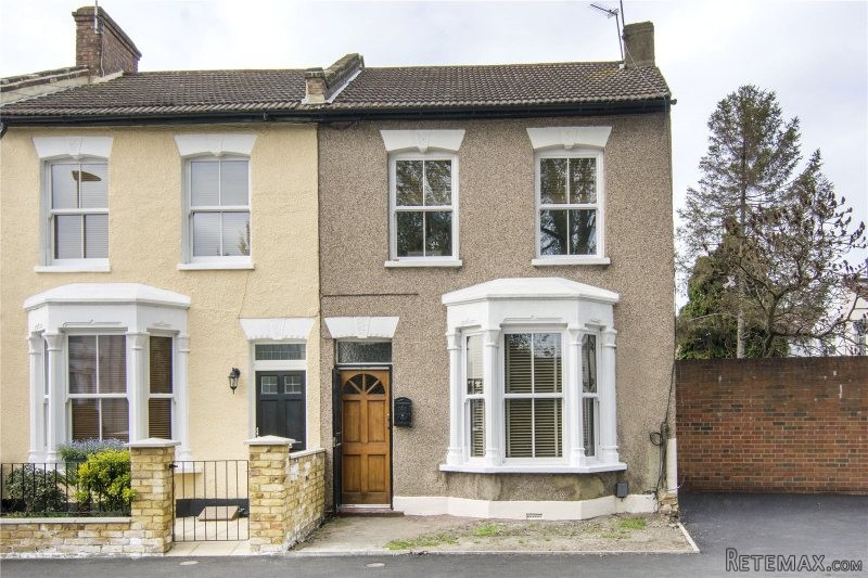 3 Bedroom House, Freehold - 2