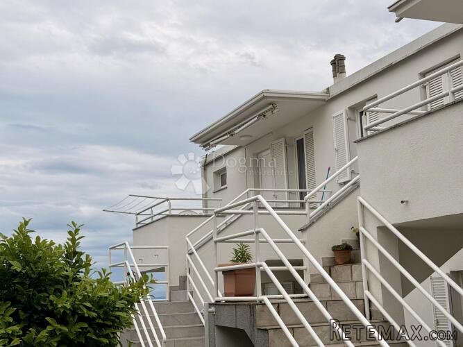 PRILIKA!! Opatija stan sa prekrasnim pogledom na more 86m2