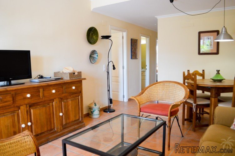 Spacious and bright 2 bedrooms ground floor apartment, with.. - 5