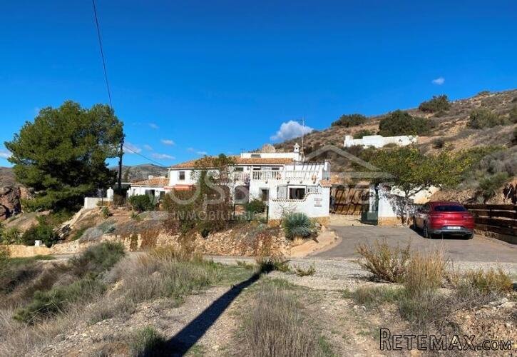 NEW & EXCLUSIVE TO VOSS HOMES - A large, tastefully..