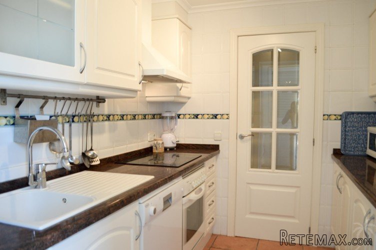 Spacious and bright 2 bedrooms ground floor apartment, with.. - 6