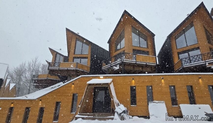 Prodajem kucu i apartman u sklopu kompleksa Chalet - 7