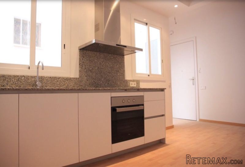 Spacious Bright Flat Close to Sagrada..