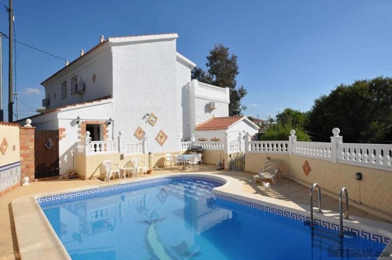 Large Guest House (ex restaurant) (Ref...
