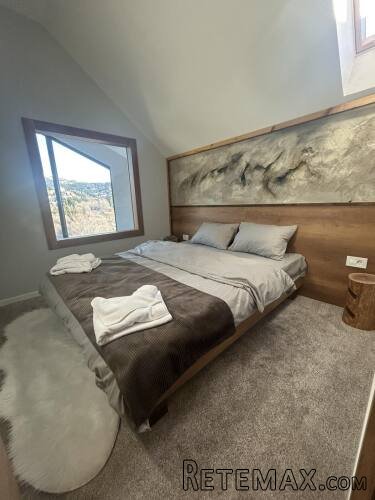 Prodajem kucu i apartman u sklopu kompleksa Chalet - 9