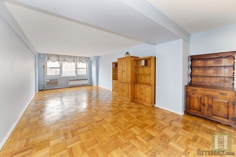 1 bedroom Apartment For Sale: 404 EAST.. - 2