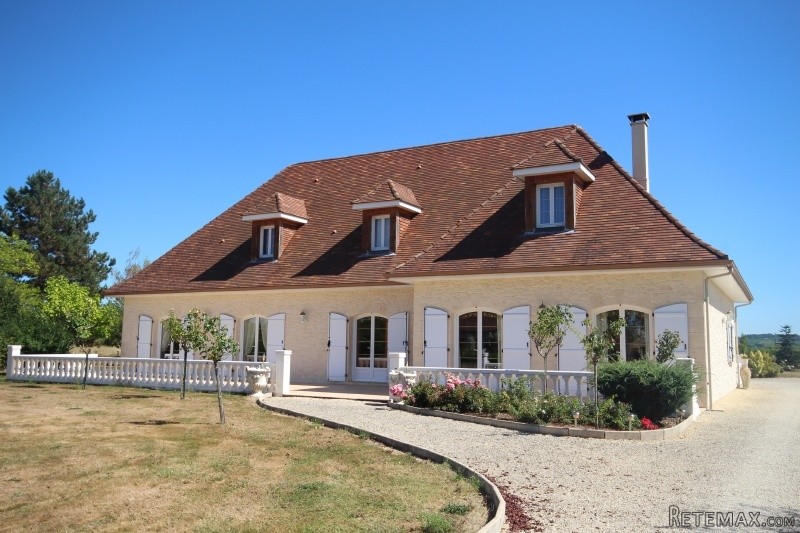 Stunning 5 bed house with double garage..